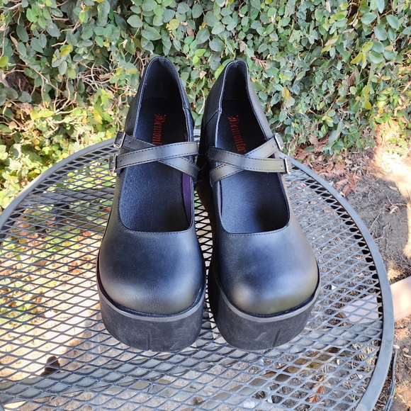 Demonia Kera - Picture 4 of 7